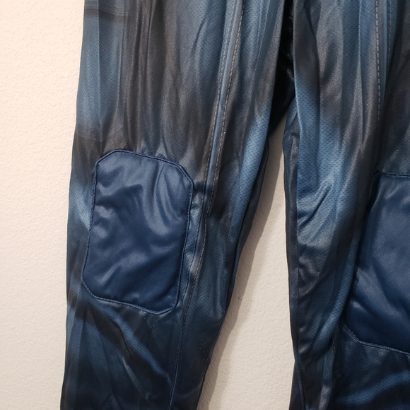 2 FOR 40 Disney Parks Captain America Costume - Picture 11 of 16